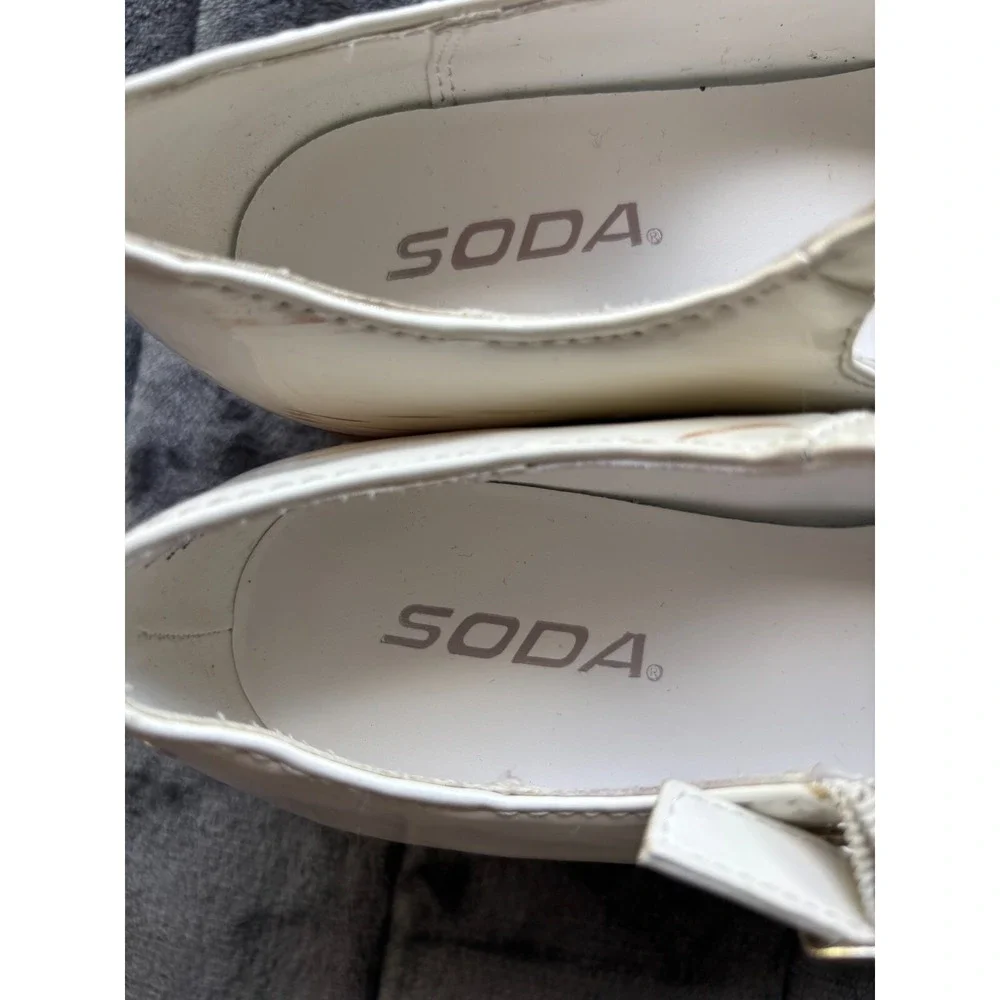 Soda Boxer-2 Girls Fashion Shoes Sz 5 Ivory Leather Adjustable Strap Block Heel